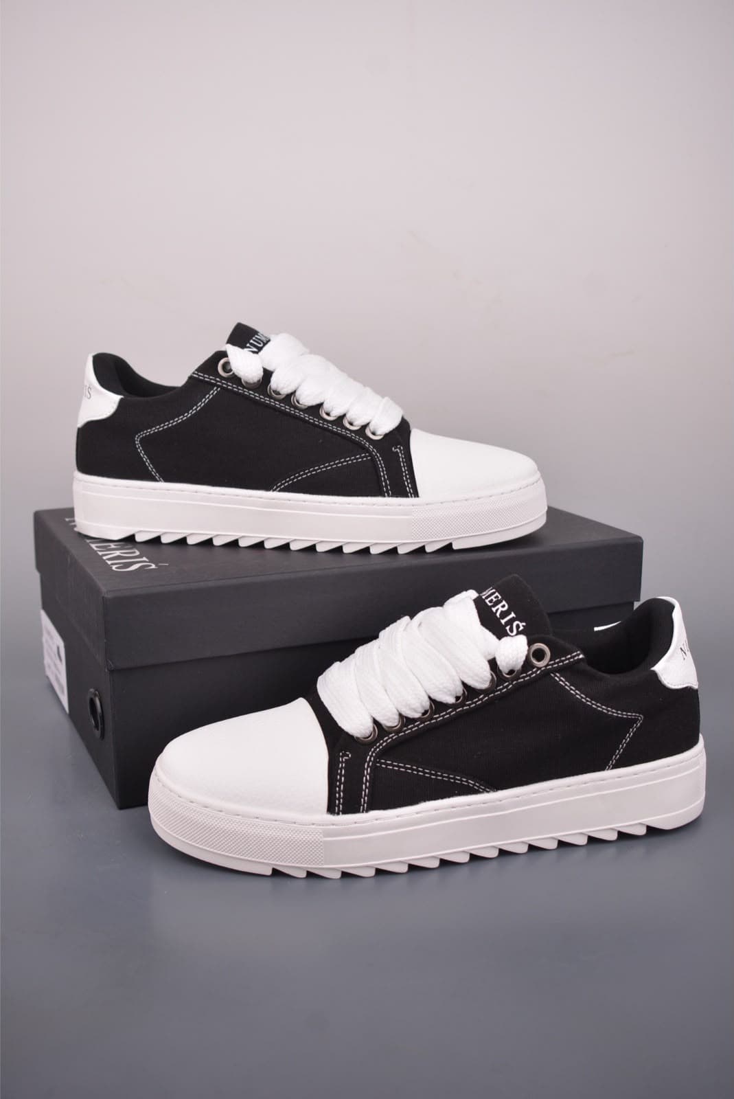 Numeris — Sneaker toile low (style Maison Margiela)