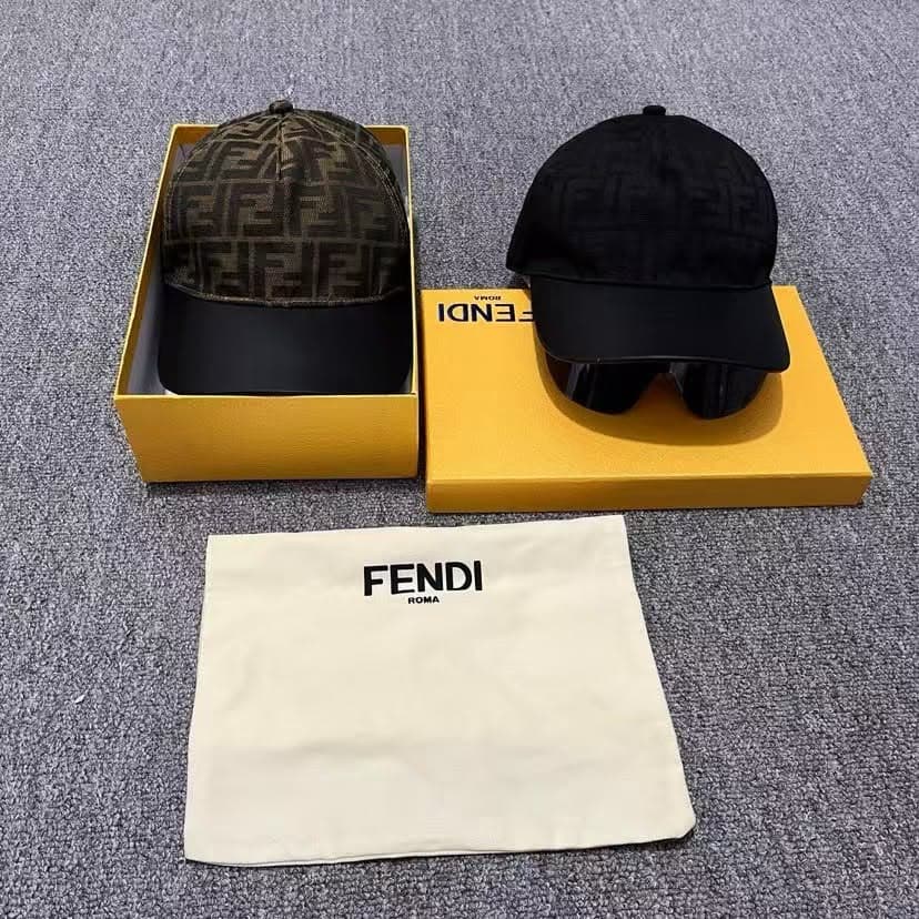 Casquette fendi visière